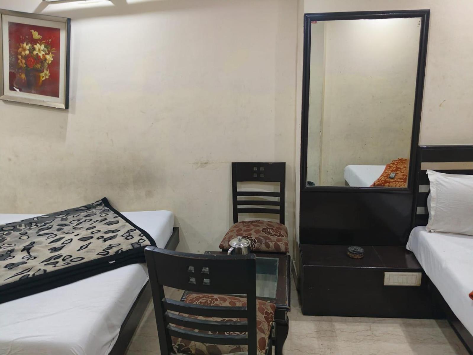 Hotel Pk International Near By New Delhi Station I Couple Friendly Exterior photo